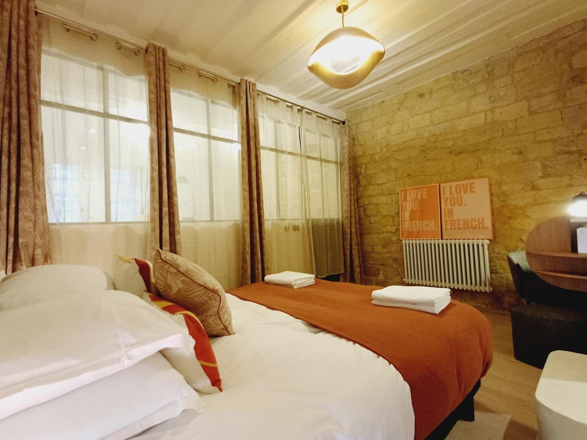 Happy Stay Paris - Suite Hotel De Ville Le Marais Exterior photo